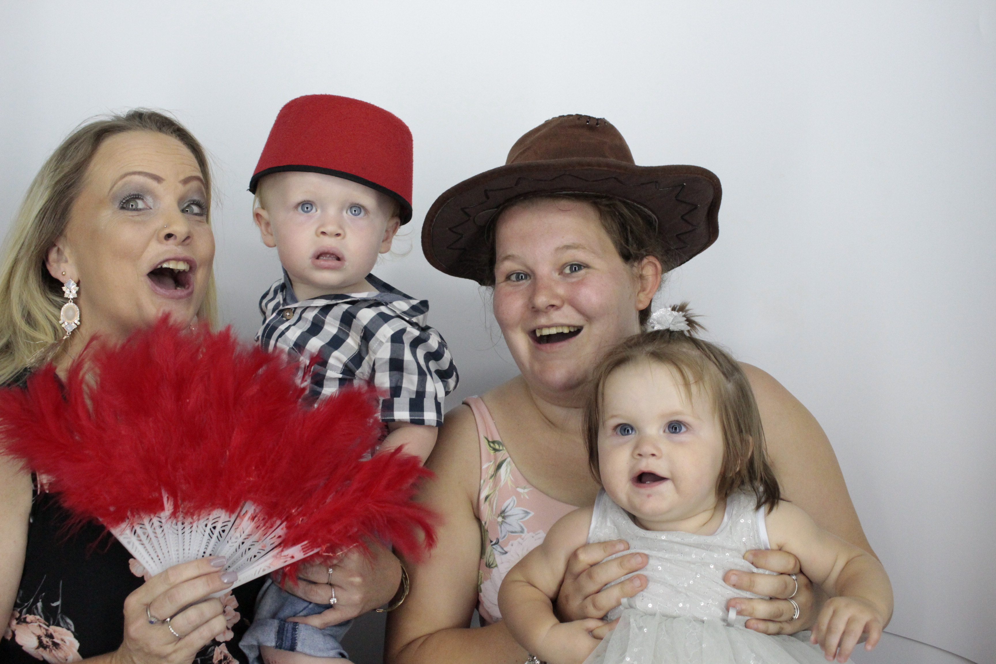 Ellesse's 21st Birthday | View more photos from the event at gallery.myphotoboothexperience.co.uk/u/MyPhotoBoothExperienceLtd/Ellesses-21st-Birthday